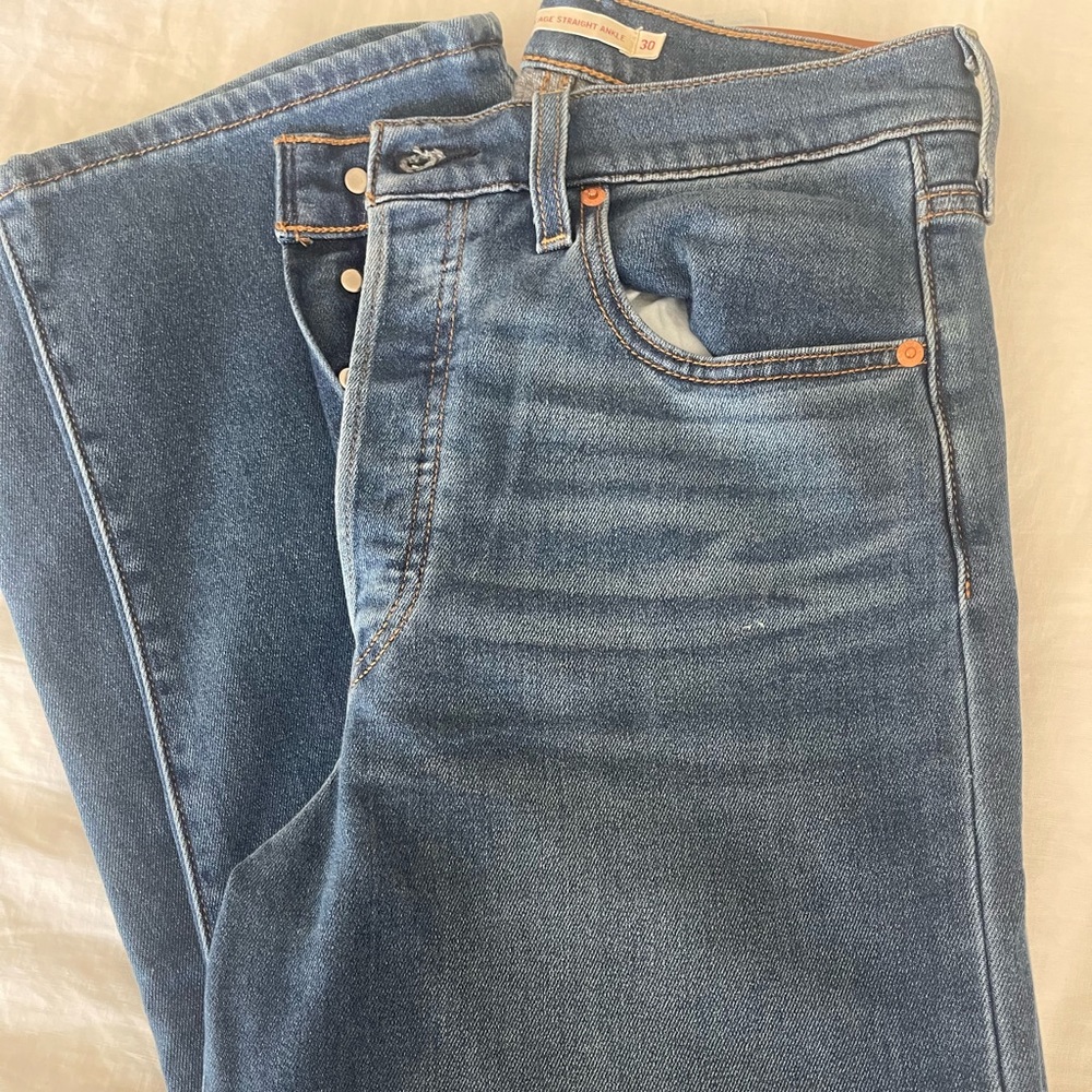 Levi’s ribcage straight ankle 30x27